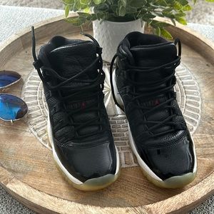 Jordan retro 11 boys youth